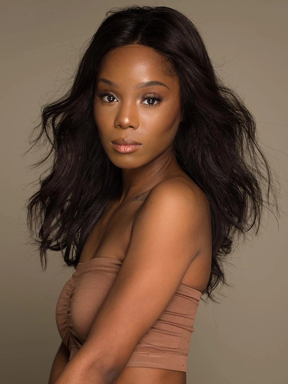 Accessories_Ellen Wille_Wigs Arrow | Synthetic Lace Front Wig (Mono Part)