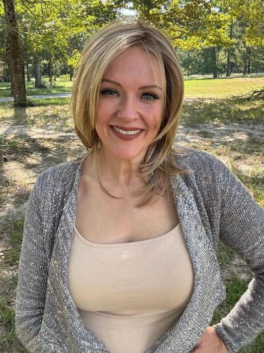 Malibu | Synthetic Lace Front Wig (Mono Part)