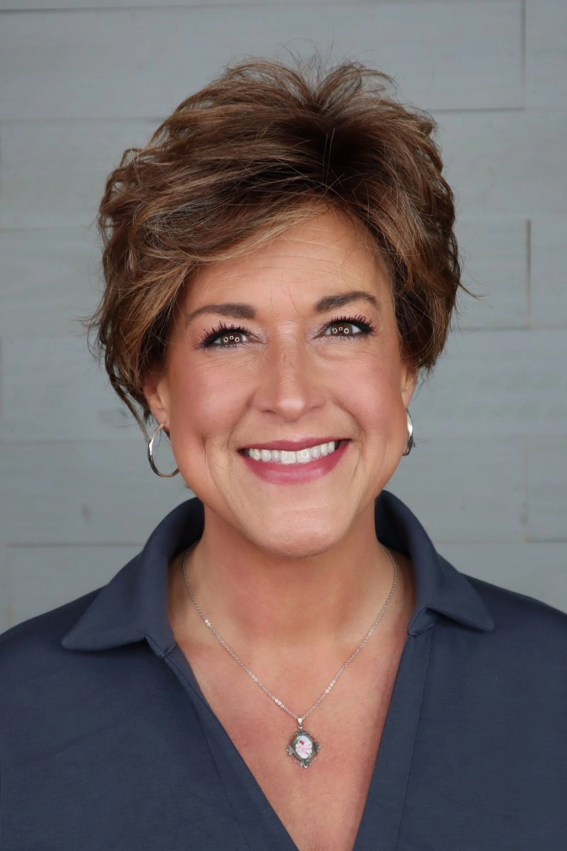 Sale - Ellen Wille Wigs - Cover - Color: Silver Mix (60.56)