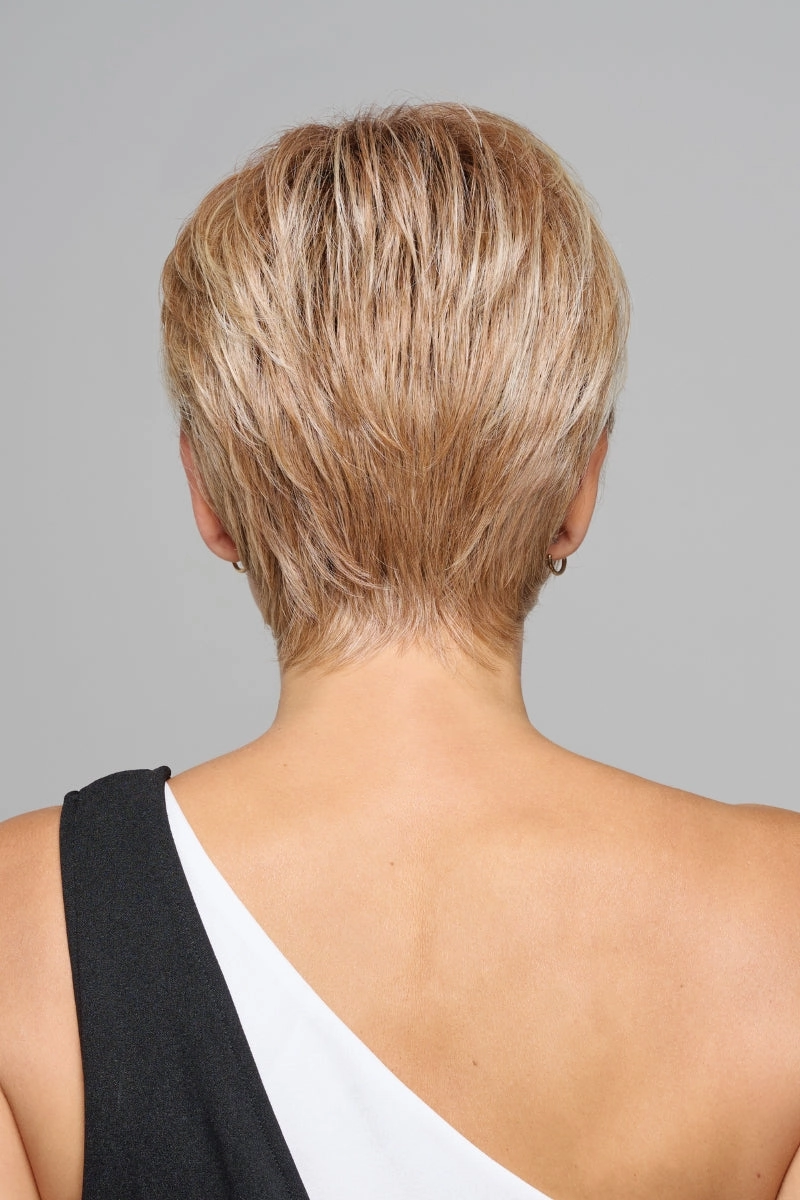 Sale - Raquel Welch Wigs - Monologue - Color: Shaded Hazelnut (RL8/29SS)