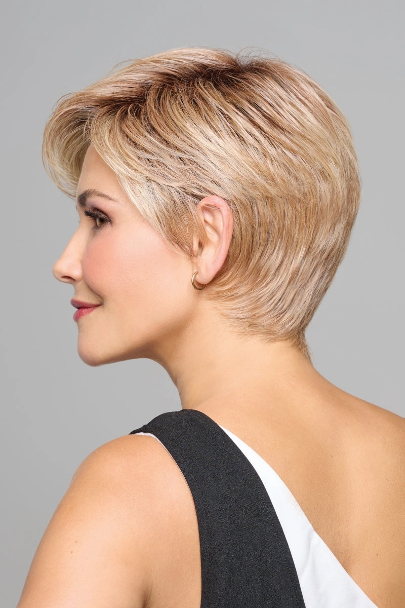 Sale - Raquel Welch Wigs - Monologue - Color: Shaded Hazelnut (RL8/29SS)